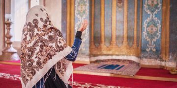 বিপদে পড়লে কোন দোয়াগুলো পড়বেন